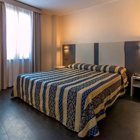 Otel Alfred Monaco - Ex Forum - Renove