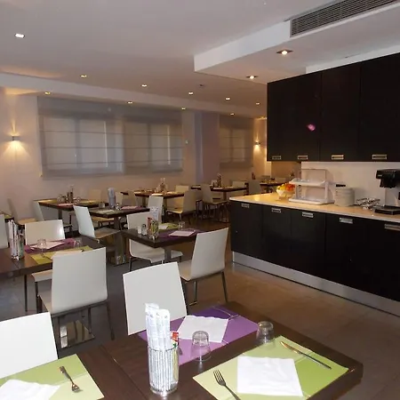 Otel Alfred Monaco - Ex Forum - Renove 3*